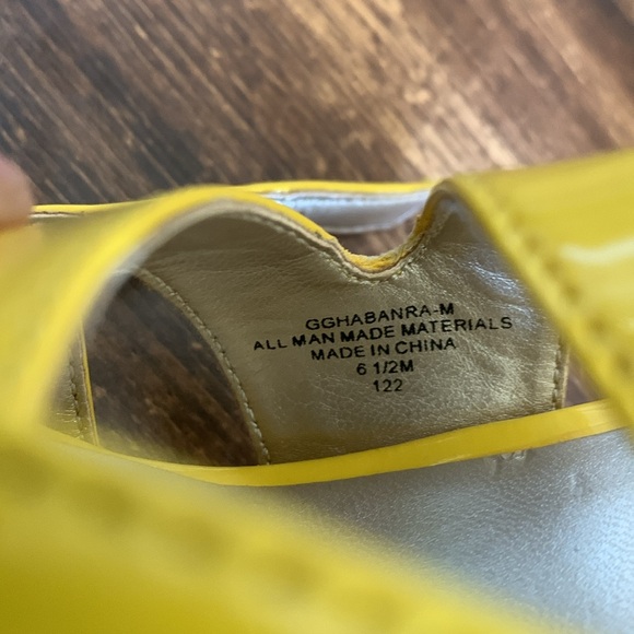 G BY GUESS YELLOW HIGH HEELS - Picture 7 of 7